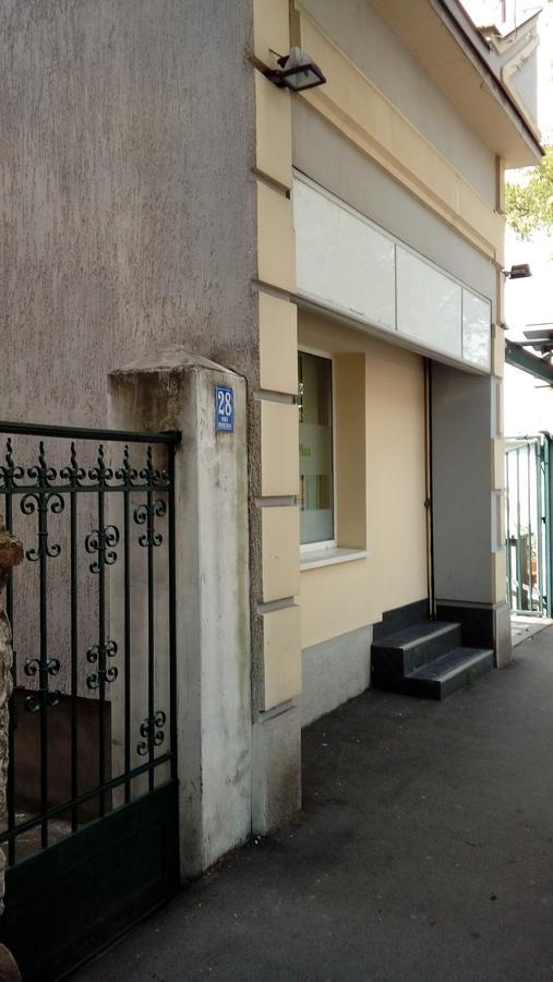 Apartman Rustik Belgrado Exterior foto
